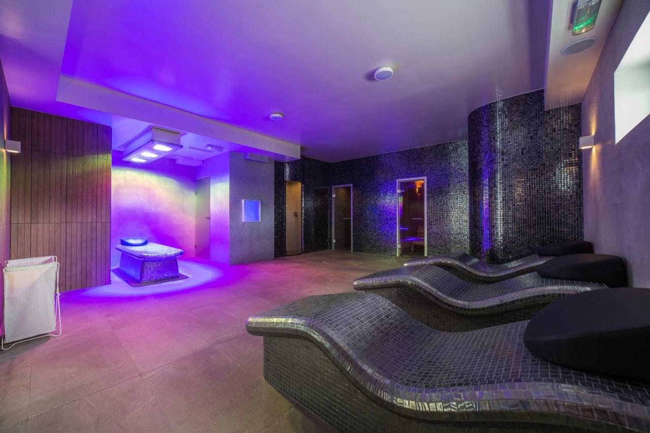 Family-Holiday Spa&Resort Дзивновек Экстерьер фото